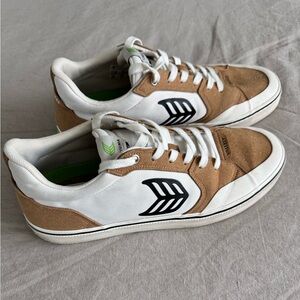 Men’s Cariuma two tone Vallely skate shoes